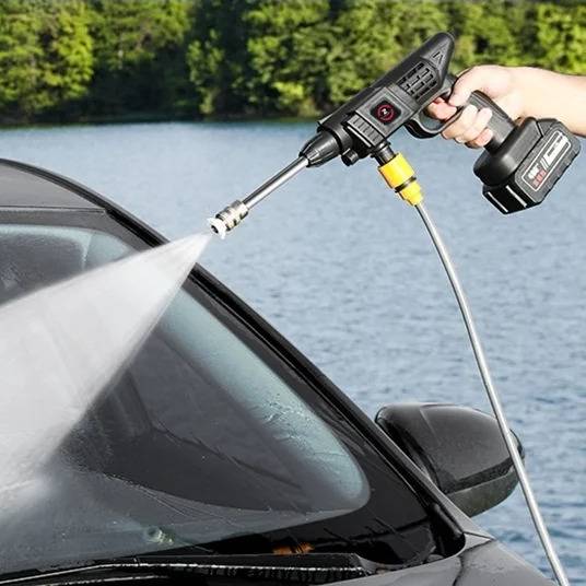 Portable cordless car washer